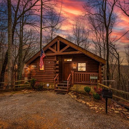 Log Cabin, Hot Tub, Fireplace, Pool Table & Views! Sevierville Kültér fotó