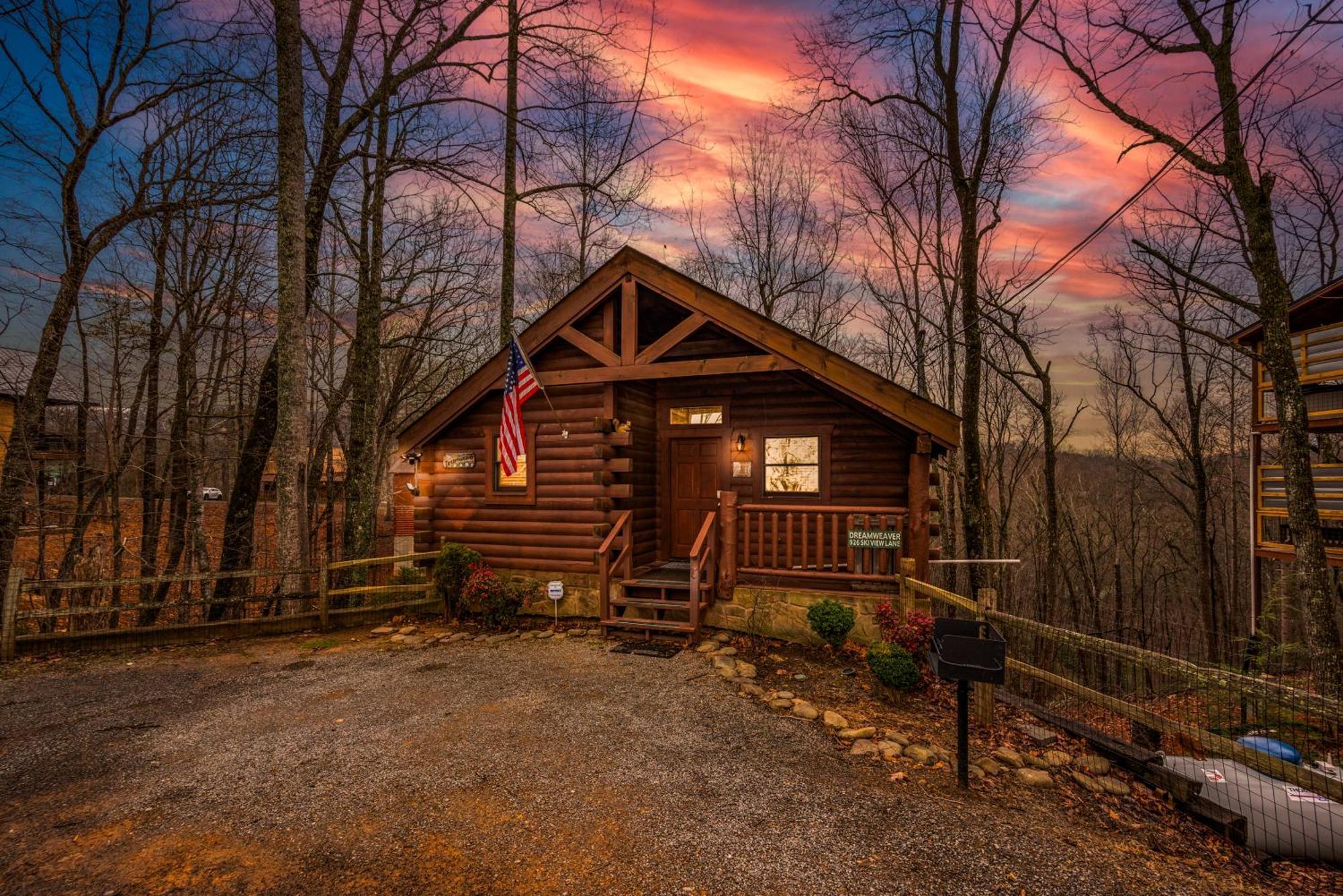 Log Cabin, Hot Tub, Fireplace, Pool Table & Views! Sevierville Kültér fotó