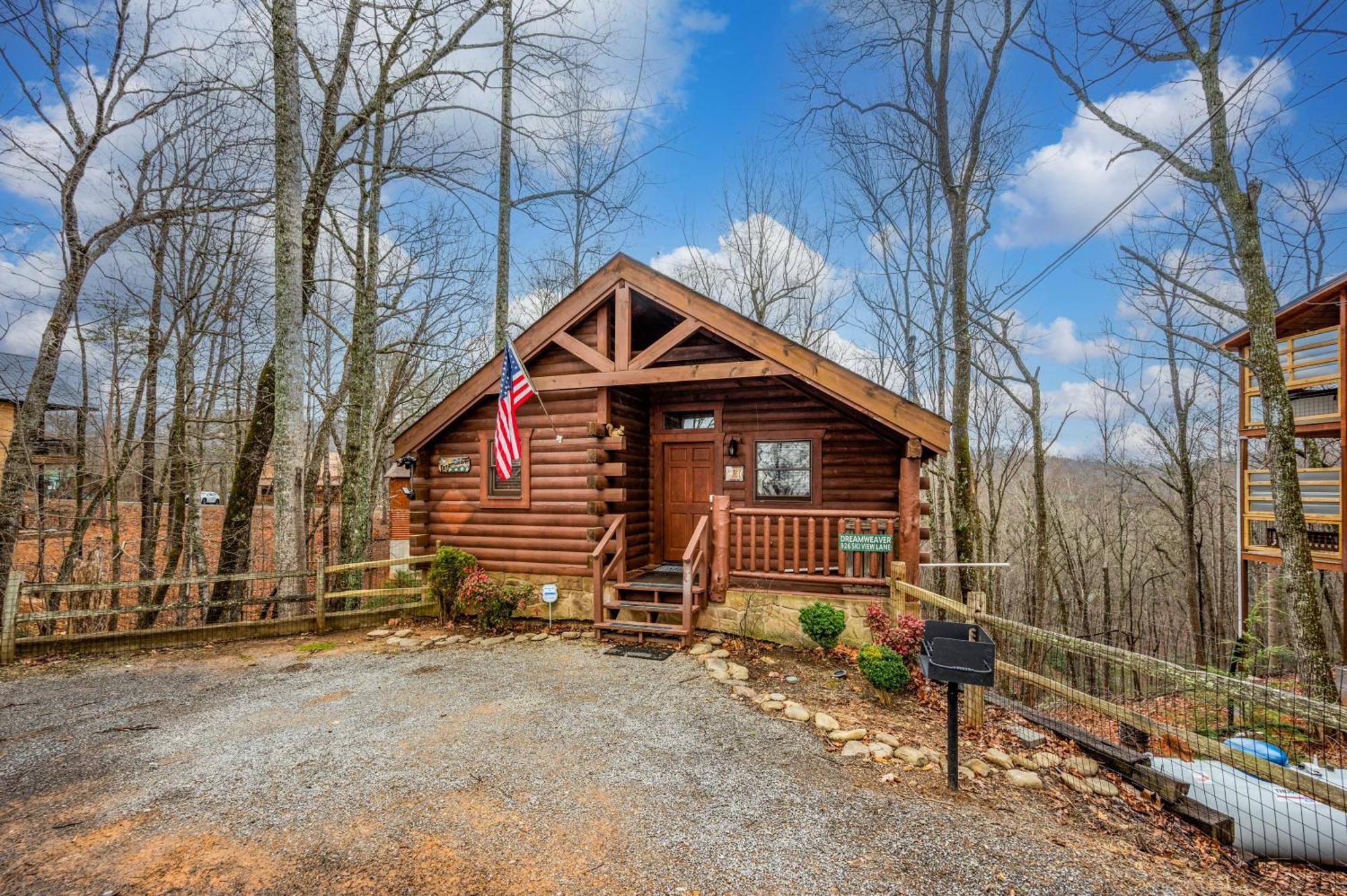 Log Cabin, Hot Tub, Fireplace, Pool Table & Views! Sevierville Kültér fotó